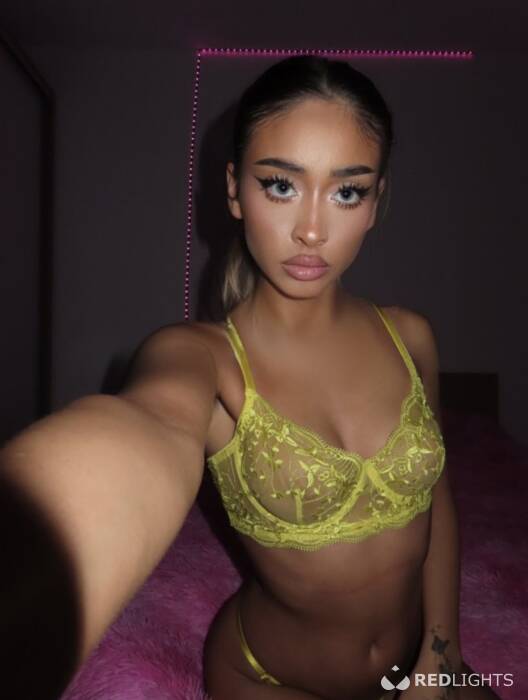 Ava (Foto)