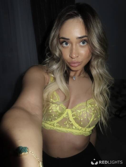 Ava (Foto)