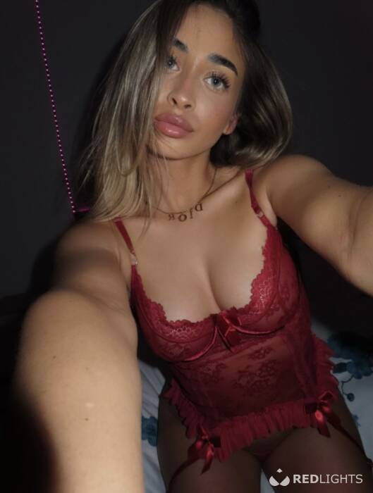 Ava (Foto)