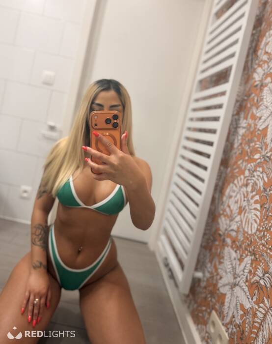 Kim, original photos, video verification (Foto)