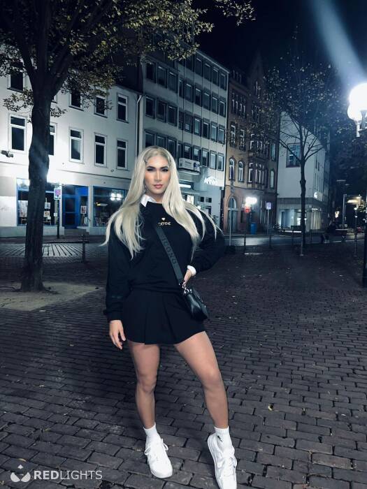 IVONNY (Foto)