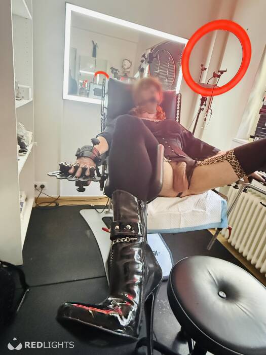 Mistress NAELLE (Foto)