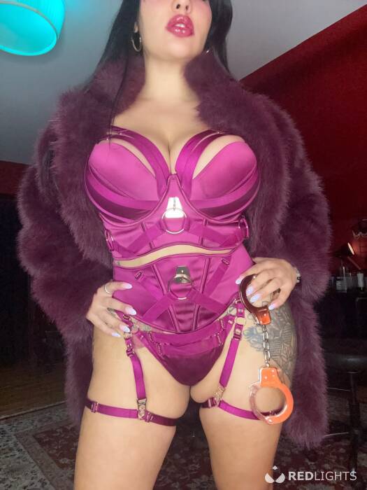 Mistress NAELLE (Foto)