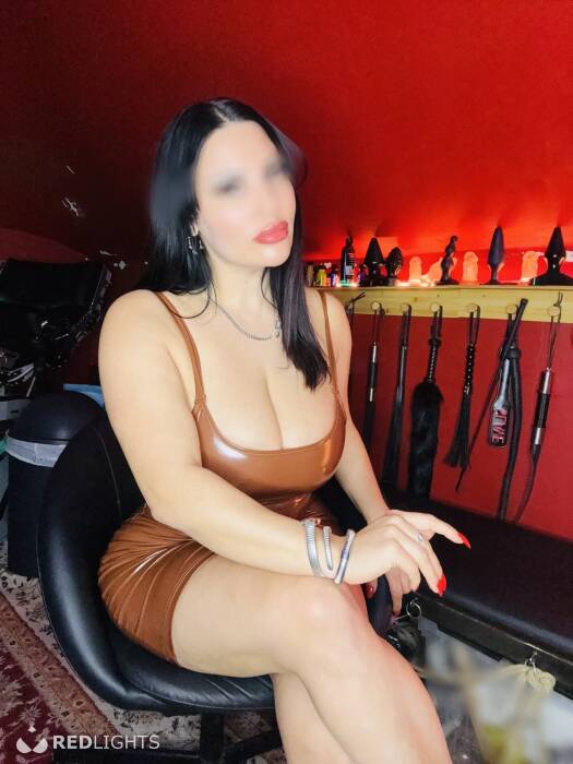 Mistress NAELLE (Foto)