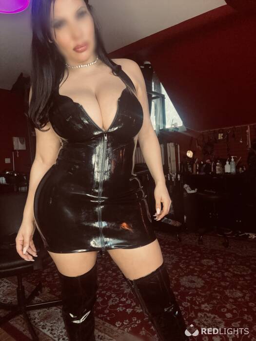 Mistress NAELLE (Foto)