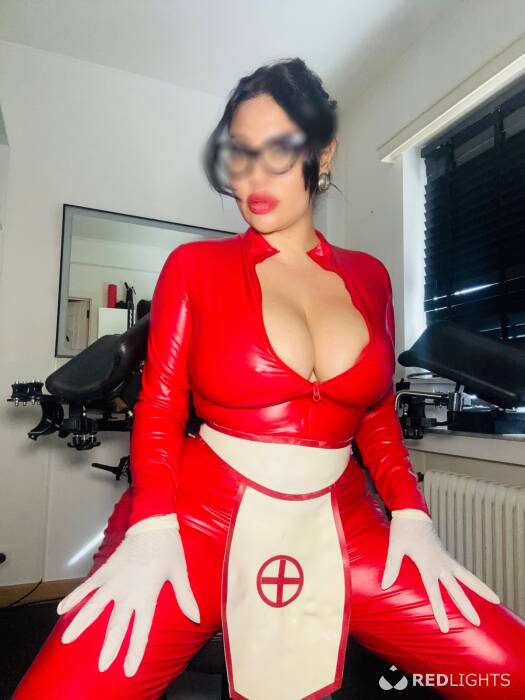 Mistress NAELLE (Foto)