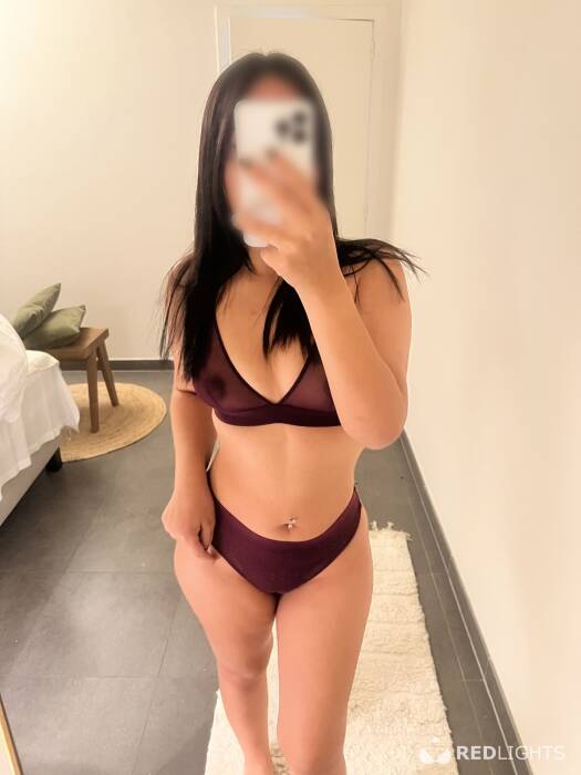 ANGELA (Foto)