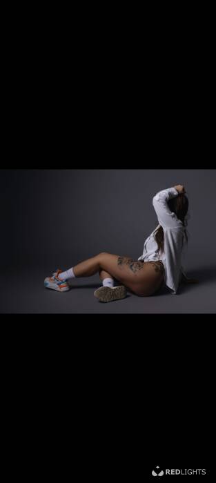 Naomy (Foto)
