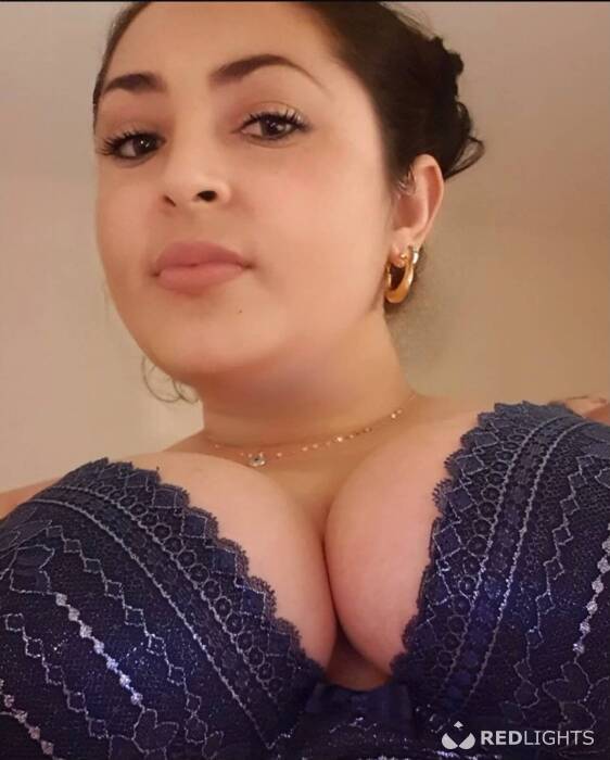 AMIRA (Foto)