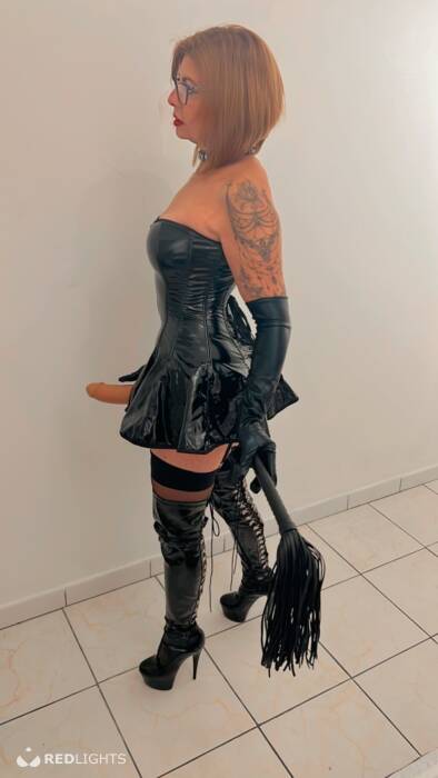 FREYA Dominatrix (Foto)