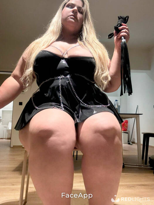 Mikka ronde Big ass (Foto)