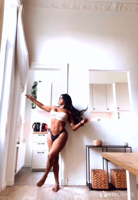 NATASHA PARTY (Foto)