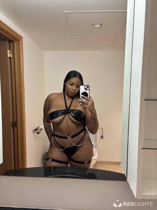 Alice bombom le meilleur anal et fellation (Foto)