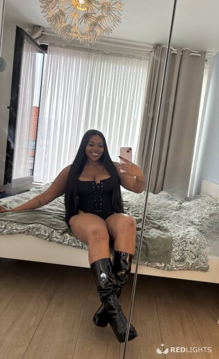 Alice bombom le meilleur anal et fellation (Foto)