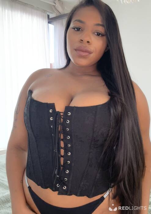 Alice bombom le meilleur anal et fellation (Foto)