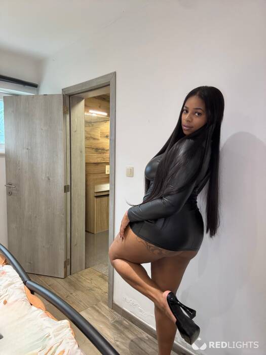 Alice bombom le meilleur anal et fellation (Foto)