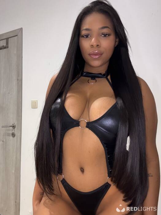 Alice bombom le meilleur anal et fellation (Foto)