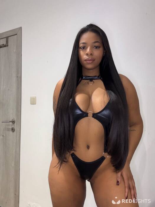 Alice bombom le meilleur anal et fellation (Foto)