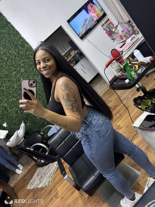 Alice bombom le meilleur anal et fellation (Foto)