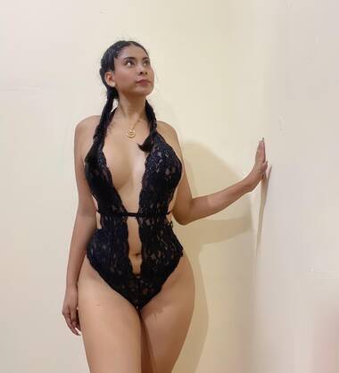 VIRTUAL QUEEN IS WAITING FOR YOU