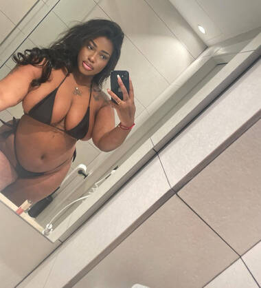 💕Geil ebony sletje met cup F!