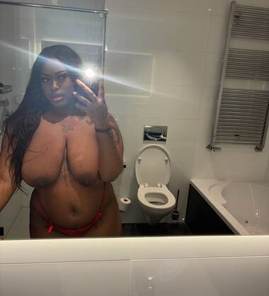 💕Geil ebony sletje met cup F!