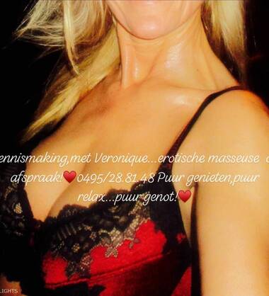 Veronique,met naturelle 90-D!