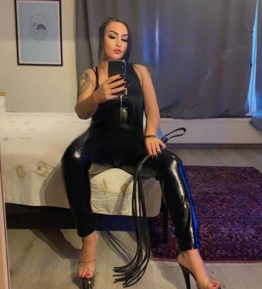 ISABEL SENSUAL TREMELO