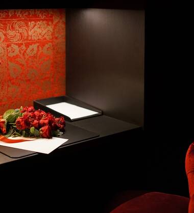 SCARLET LOVE  HOTEL OPEN