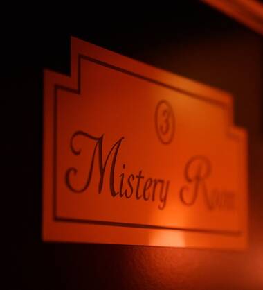 SCARLET LOVE  HOTEL OPEN