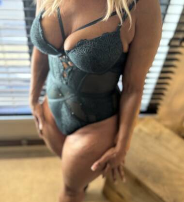 Vlaamse & Nederlandstalige escort.