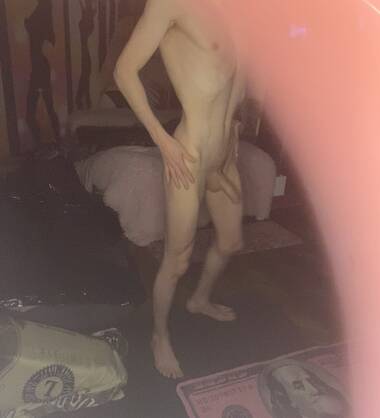 YOUR FAVOURITE CUMSLUT💦