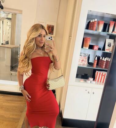 Mia GFE