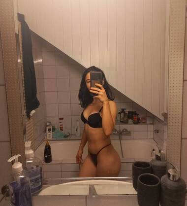 Maya top escort girl