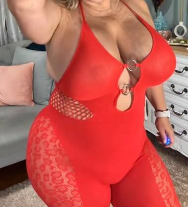 SCARLETT BBW MILF BIG BREST