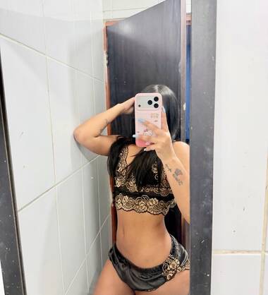 ARIEL HOT