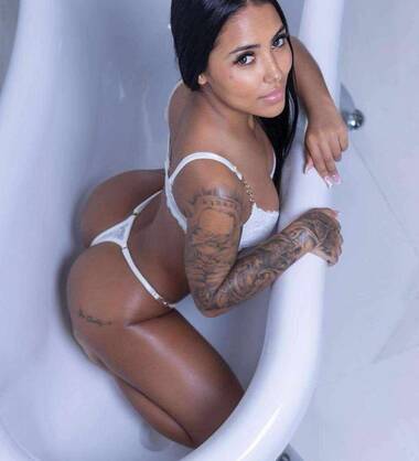 Mia