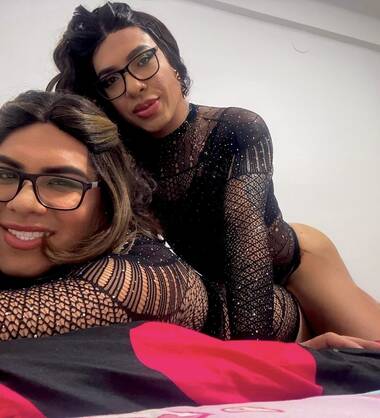 Transseksueel trio vol melk