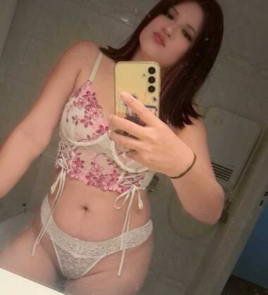 ROMINA HOT