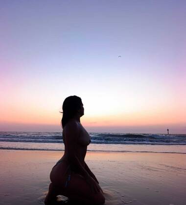 ROMINA HOT