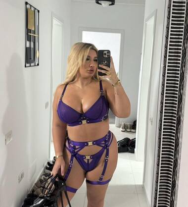 New Silicon tits Bomb Escort