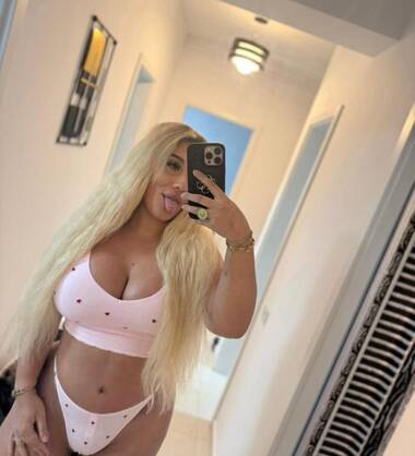 New Silicon tits Bomb Escort