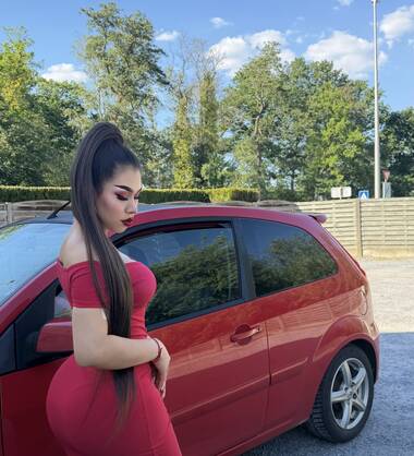 STAYSI  BEAUTIFUL QUEEN LATINA