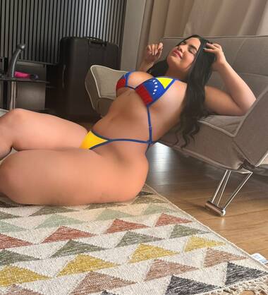 Betty BOMBÓN SEXY😈😘