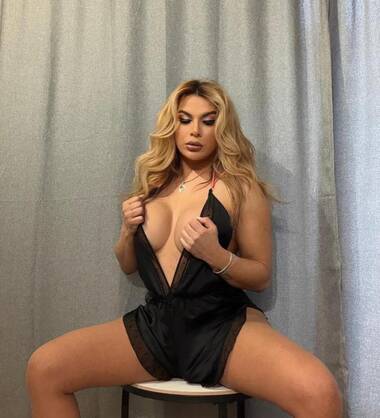 Pamela hot