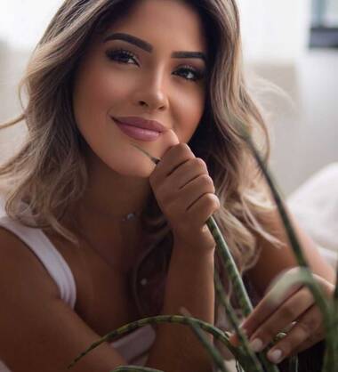 Iona super sexy