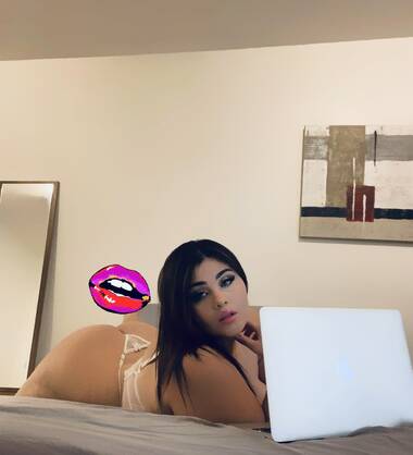 Mia GFE