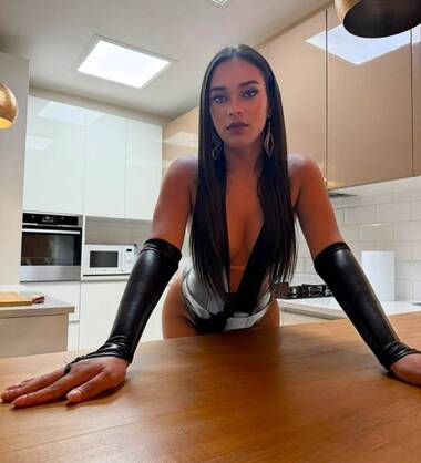 Pâmella Latina XXL 100% REEL