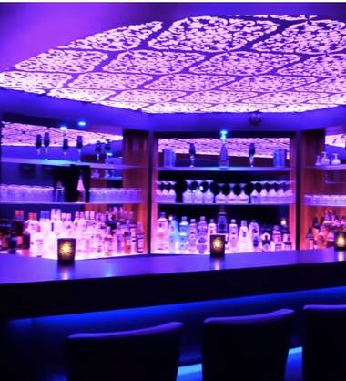 7/7 Machiavelly Salon & Lounge