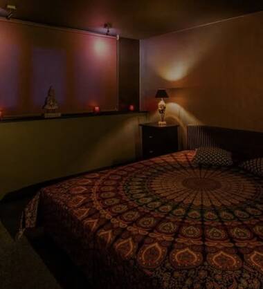 7/7 Machiavelly Salon & Lounge